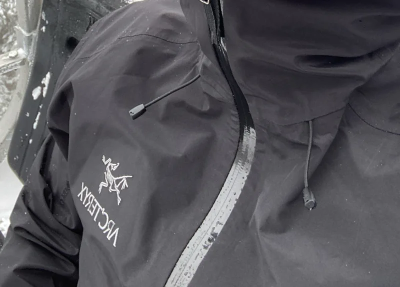 Arc'teryx Chaqueta Gore-Tex negra