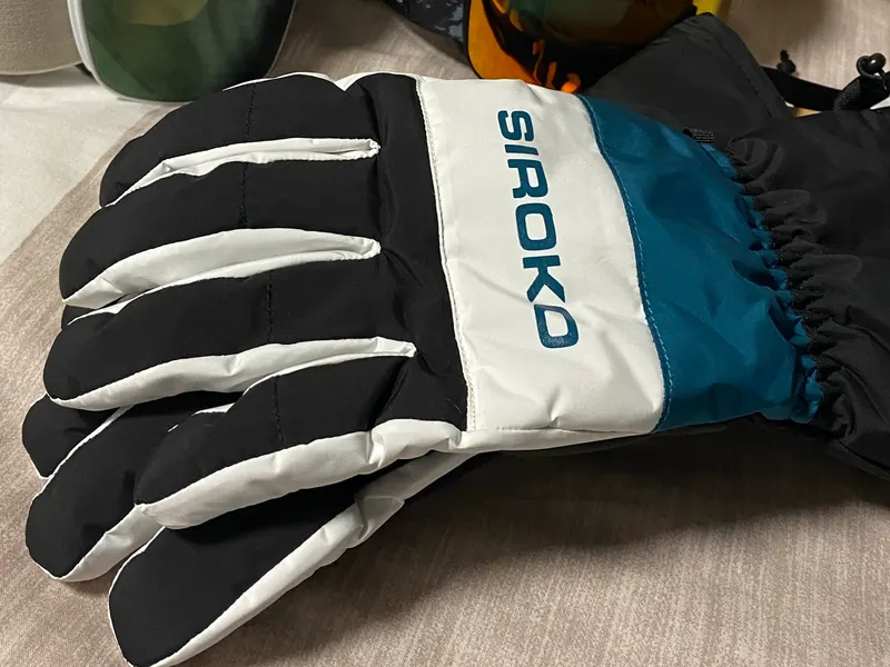Siroko Guantes negro, blanco y petróleo
